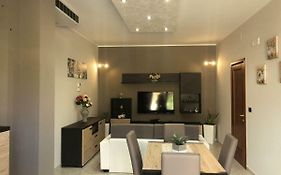 Gio'S House